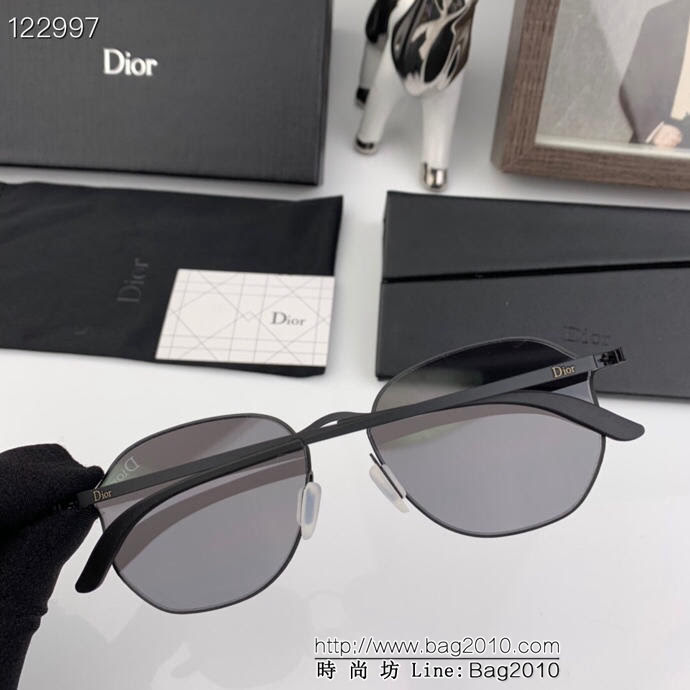 DIOR-迪奧 2019新款 女士休閒太陽鏡 小框墨鏡 高品質太陽鏡 不挑臉型 6856  lly1250
